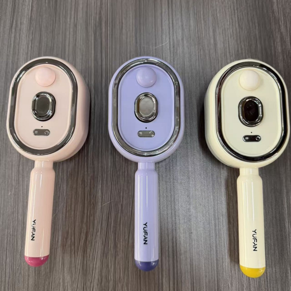 Givéra HydraTouch™ Electric Spray Hair Brush